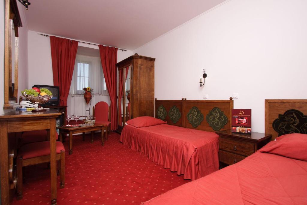 Hotel Castel Dracula Piatra Fântânele Zimmer foto