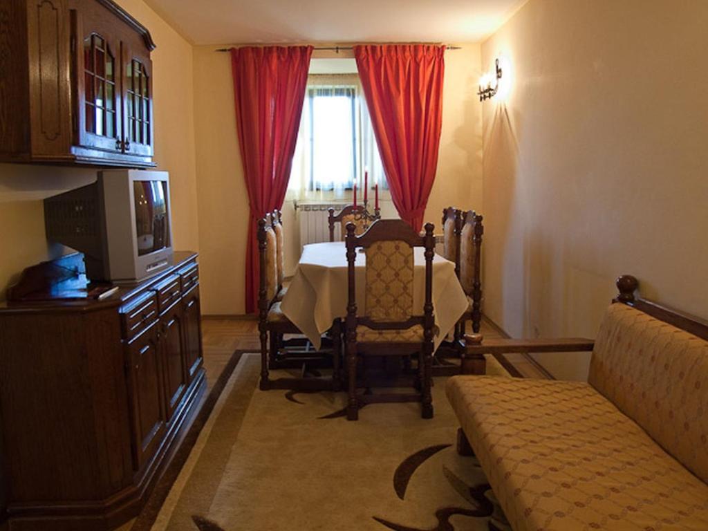 Hotel Castel Dracula Piatra Fântânele Zimmer foto